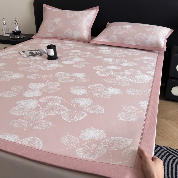 91家纺网 家纺一手货源 找家纺 九花鹿 2025新款A类PE凉感提花冰丝凉席软凉席可水洗可机洗 叶语（樱花粉)