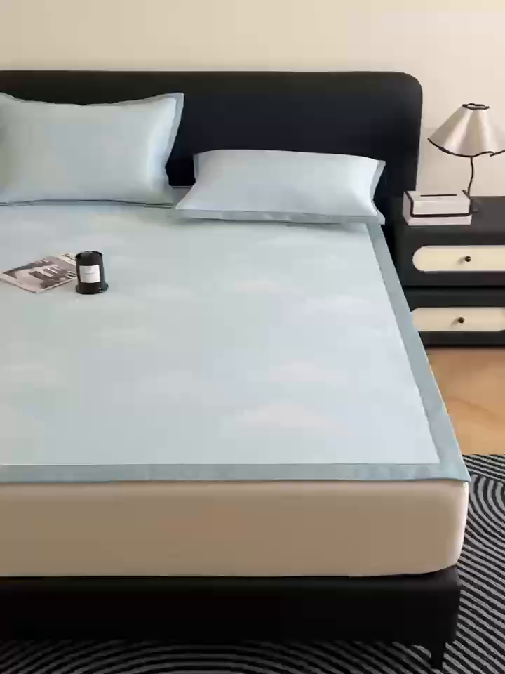 91家纺网 家纺一手货源 找家纺 九花鹿 2025新款A类PE凉感提花冰丝凉席软凉席可水洗可机洗 亦境（浅蓝）