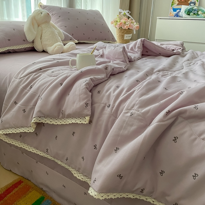 91家纺网 家纺一手货源 找家纺 一比一 2025新款针织双层纱镂空花边夏被四件套 结美