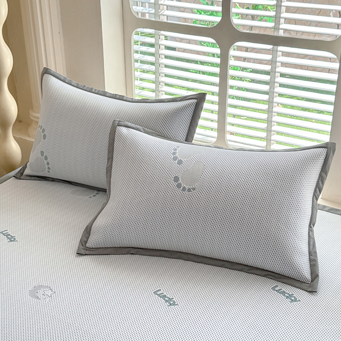 91家纺网 家纺一手货源 找家纺 绒世界 2025新款A类提花凉感豆豆复合凉席套件 提花豆豆-小脚丫