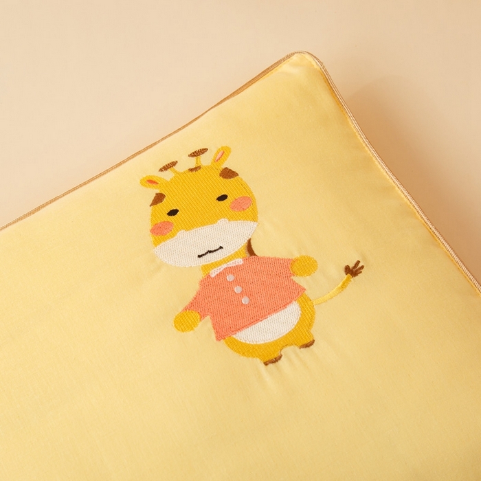 91家纺网 家纺一手货源 找家纺 喜多兔2025新款小轻柔纯棉双层纱枕套枕头 黄色萌小鹿