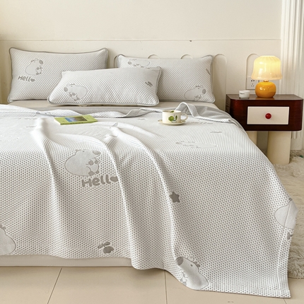 91家纺网 家纺一手货源 找家纺 卡伦家纺2025凉豆豆冰丝毯系列 卡皮巴拉——灰