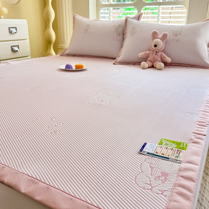 91家纺网 家纺一手货源 找家纺 绒世界 2025新款A类提花凉感豆豆复合凉席套件 提花豆豆-招财猫