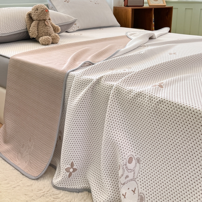 91家纺网 家纺一手货源 找家纺 绘萱家居 2025爆款冰凉豆豆凉席夏被四件套三件套床笠款冰丝软席子 暴力熊-咖