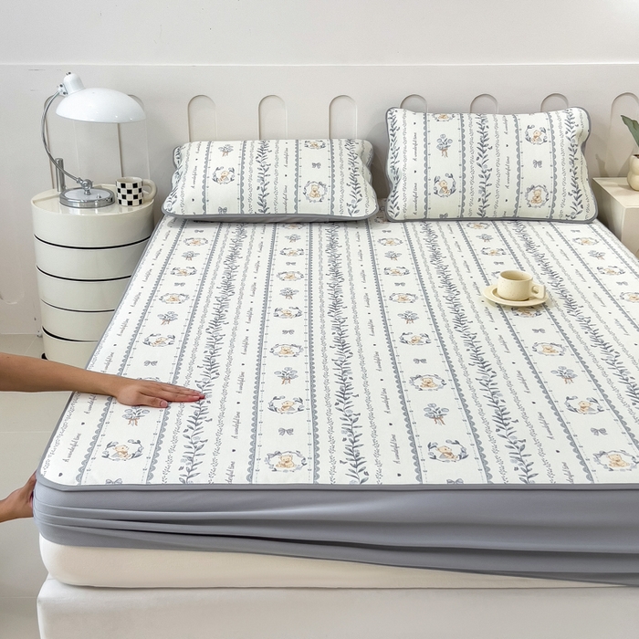 91家纺网 家纺一手货源 找家纺 2025年新款600D丝滑冰丝凉席-床笠款 法式小熊