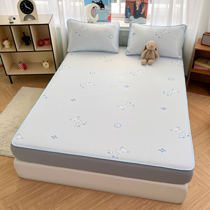 91家纺网 家纺一手货源 找家纺 绘萱家居 2025爆款冰凉豆豆凉席夏被四件套三件套床笠款冰丝软席子 暴力熊-蓝