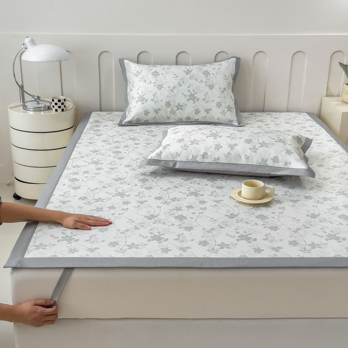 91家纺网 家纺一手货源 找家纺 倾慕家纺 2025年新款600D丝滑冰丝凉席-床席款 花点点绿