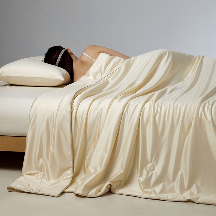 91家纺网 家纺一手货源 找家纺 莱福仕家纺 2025新款A类莹丝流光蚕丝系列夏被 奶酪米