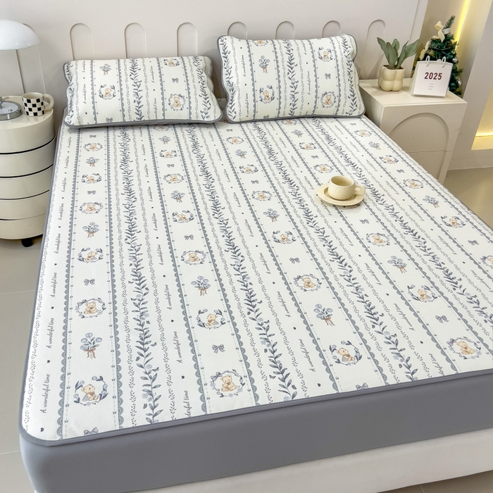 91家纺网 家纺一手货源 找家纺 2025年新款600D丝滑冰丝凉席-床笠款 法式小熊