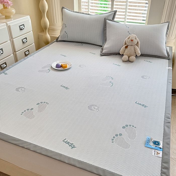 91家纺网 家纺一手货源 找家纺 绒世界 2025新款A类提花凉感豆豆复合凉席套件 提花豆豆-小脚丫