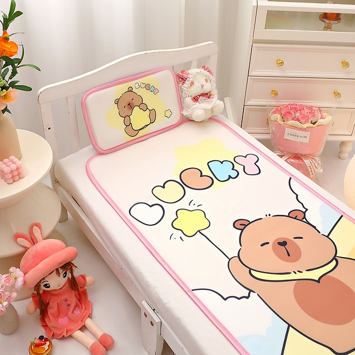 91家纺网 家纺一手货源 找家纺 八零年代 2025新品云柔牛奶丝儿童凉席套件