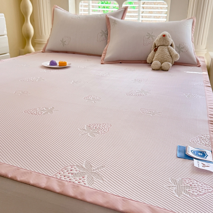 91家纺网 家纺一手货源 找家纺 绒世界 2025新款A类提花凉感豆豆复合凉席套件 提花豆豆-草莓