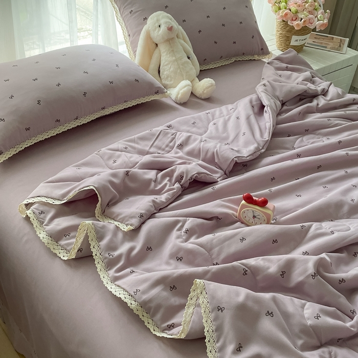 91家纺网 家纺一手货源 找家纺 一比一 2025新款针织双层纱镂空花边夏被四件套 结美