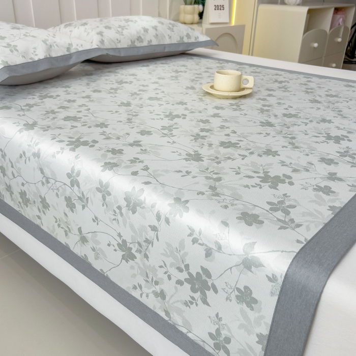 91家纺网 家纺一手货源 找家纺 倾慕家纺 2025年新款600D丝滑冰丝凉席-床席款 花点点绿