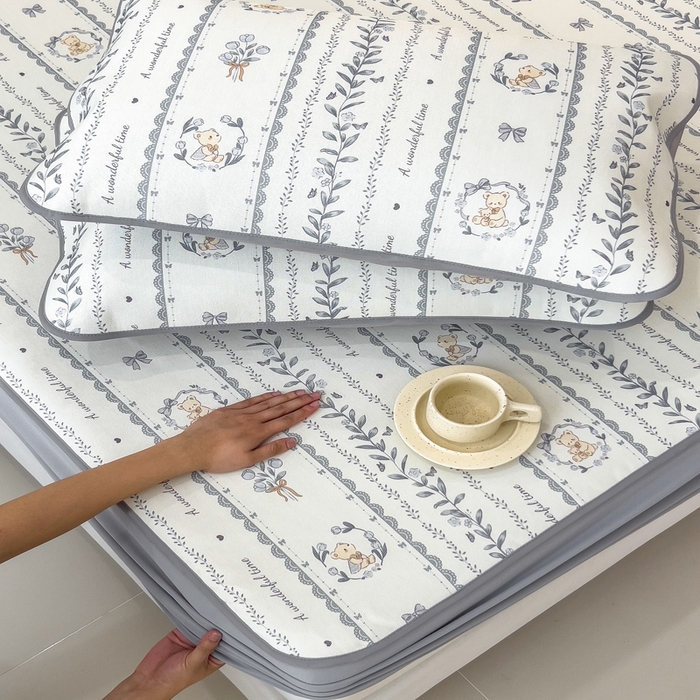 91家纺网 家纺一手货源 找家纺 2025年新款600D丝滑冰丝凉席-床笠款 法式小熊