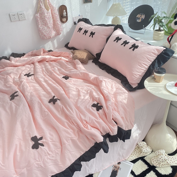 91家纺网 家纺一手货源 找家纺 2025新款毛巾绣单夏被夏被四件套 蝴蝶结 -粉