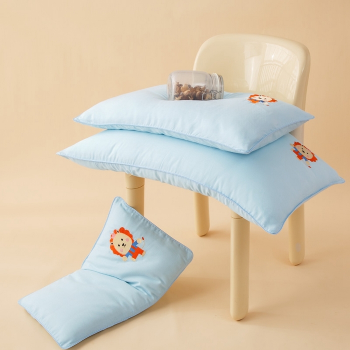 91家纺网 家纺一手货源 找家纺 喜多兔2025新款小轻柔纯棉双层纱枕套枕头 蓝色萌小狮