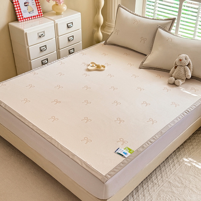 91家纺网 家纺一手货源 找家纺 绒世界 2025新款A类提花凉感豆豆复合凉席套件 提花豆豆-蝴蝶结