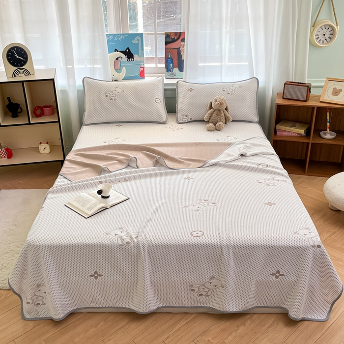 91家纺网 家纺一手货源 找家纺 绘萱家居 2025爆款冰凉豆豆凉席夏被四件套三件套床笠款冰丝软席子 暴力熊-咖