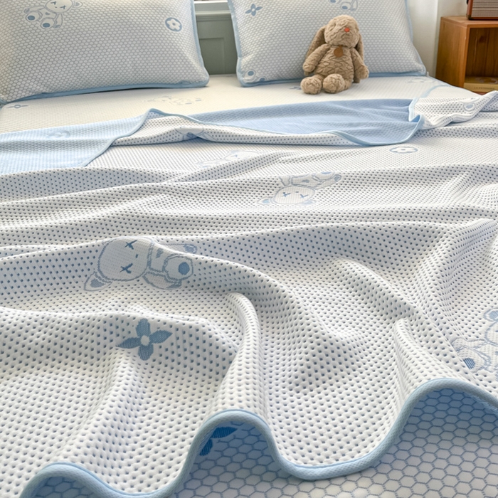 91家纺网 家纺一手货源 找家纺 绘萱家居 2025爆款冰凉豆豆凉席夏被四件套三件套床笠款冰丝软席子 暴力熊-蓝