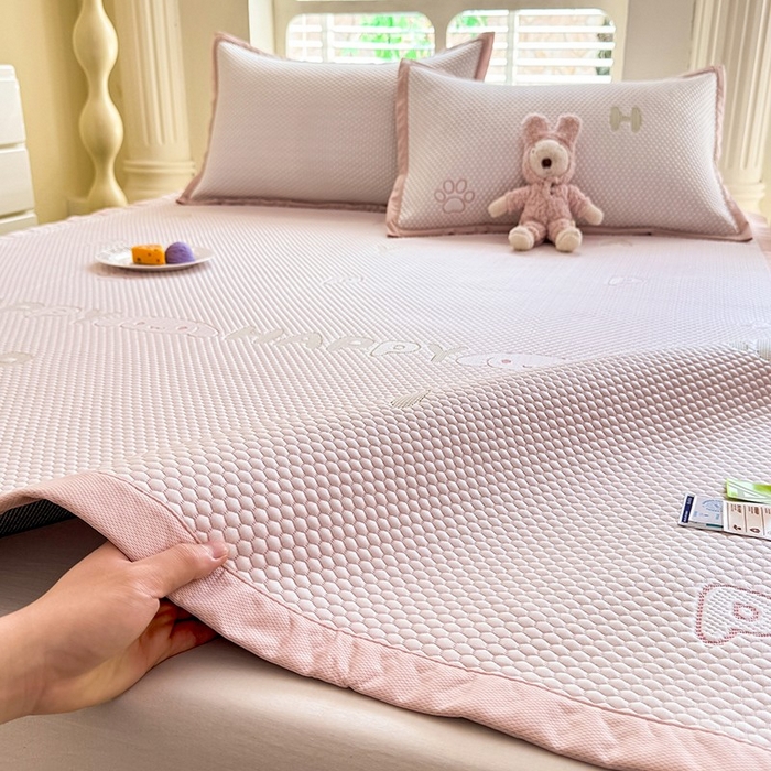 91家纺网 家纺一手货源 找家纺 绒世界 2025新款A类提花凉感豆豆复合凉席套件 提花豆豆-小狗