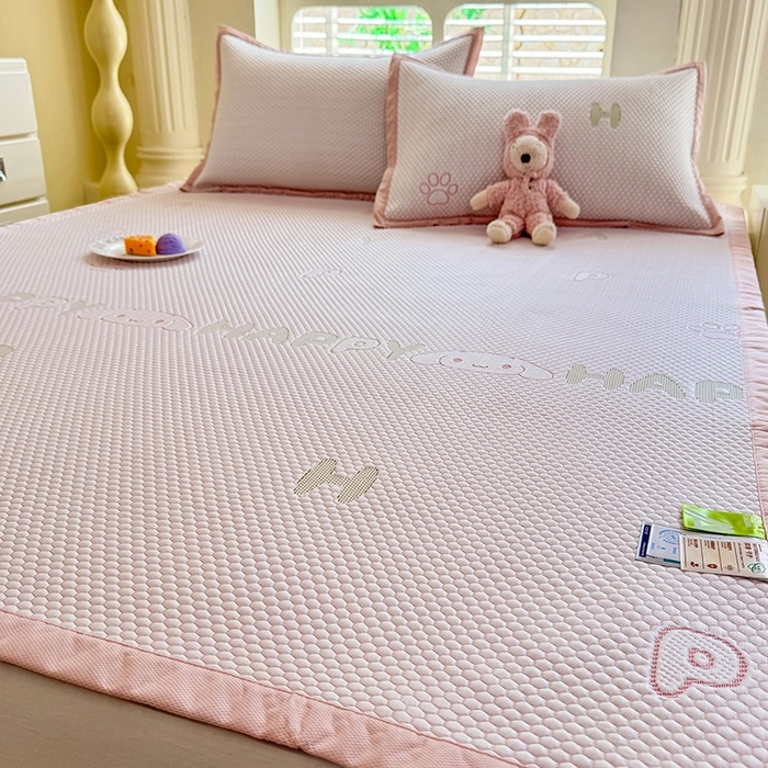 91家纺网 家纺一手货源 找家纺 绒世界 2025新款A类提花凉感豆豆复合凉席套件 提花豆豆-小狗