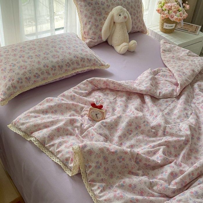 91家纺网 家纺一手货源 找家纺 一比一 2025新款针织双层纱镂空花边夏被四件套 繁花