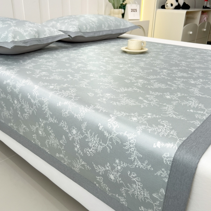 91家纺网 家纺一手货源 找家纺 倾慕家纺 2025年新款600D丝滑冰丝凉席-床席款 连理枝白