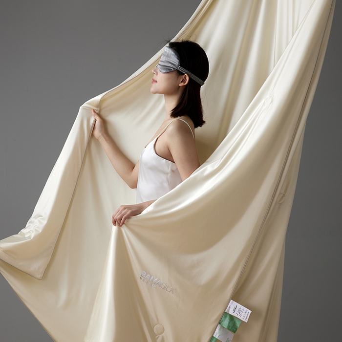 91家纺网 家纺一手货源 找家纺 莱福仕家纺 2025新款A类莹丝流光蚕丝系列夏被 奶酪米