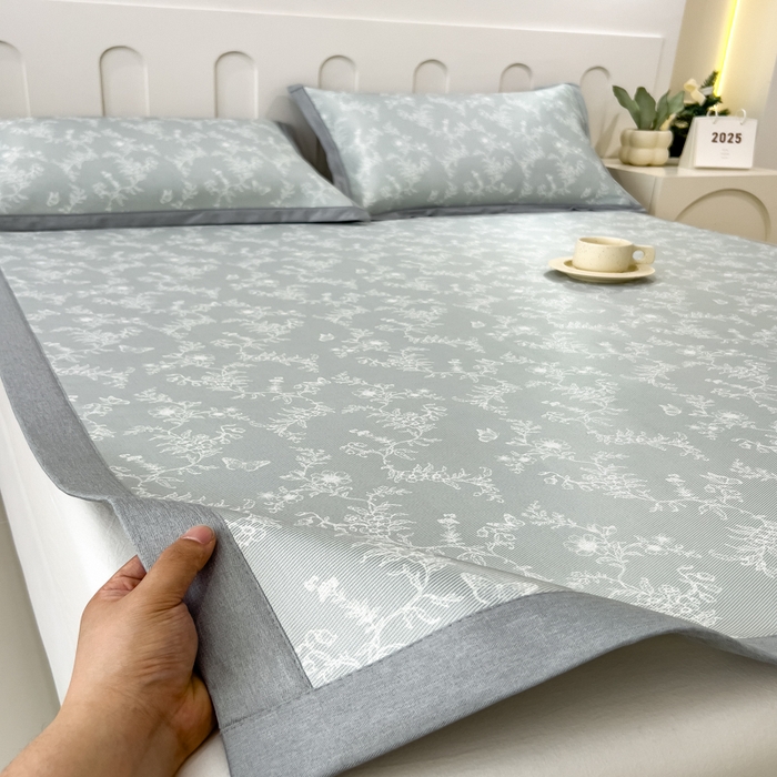 91家纺网 家纺一手货源 找家纺 倾慕家纺 2025年新款600D丝滑冰丝凉席-床席款 连理枝白