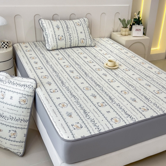 91家纺网 家纺一手货源 找家纺 2025年新款600D丝滑冰丝凉席-床笠款 法式小熊