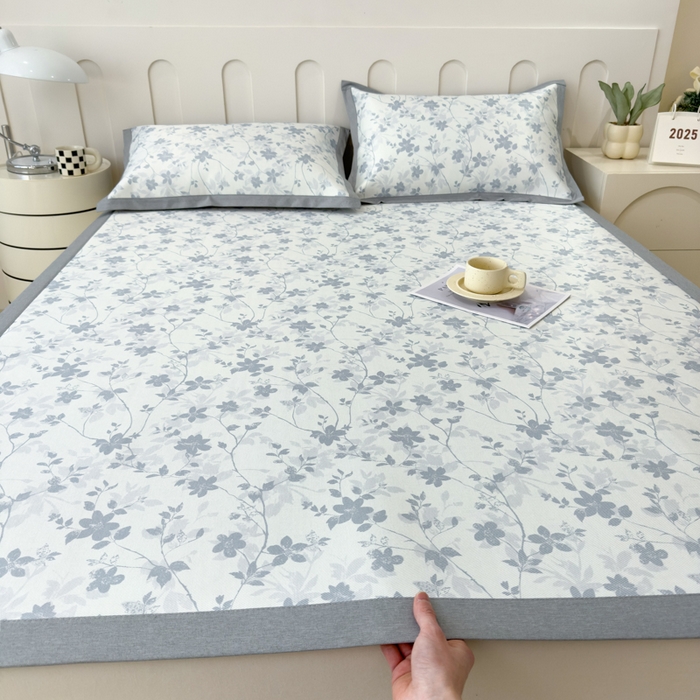 91家纺网 家纺一手货源 找家纺 倾慕家纺 2025年新款600D丝滑冰丝凉席-床席款 花点点蓝