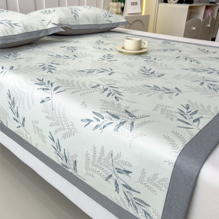 91家纺网 家纺一手货源 找家纺 倾慕家纺 2025年新款600D丝滑冰丝凉席-床席款 清爽绿叶