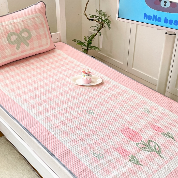 91家纺网 家纺一手货源 找家纺 川悦生活 2025新款大阪冰豆豆凉感凉席三件套 杏运花