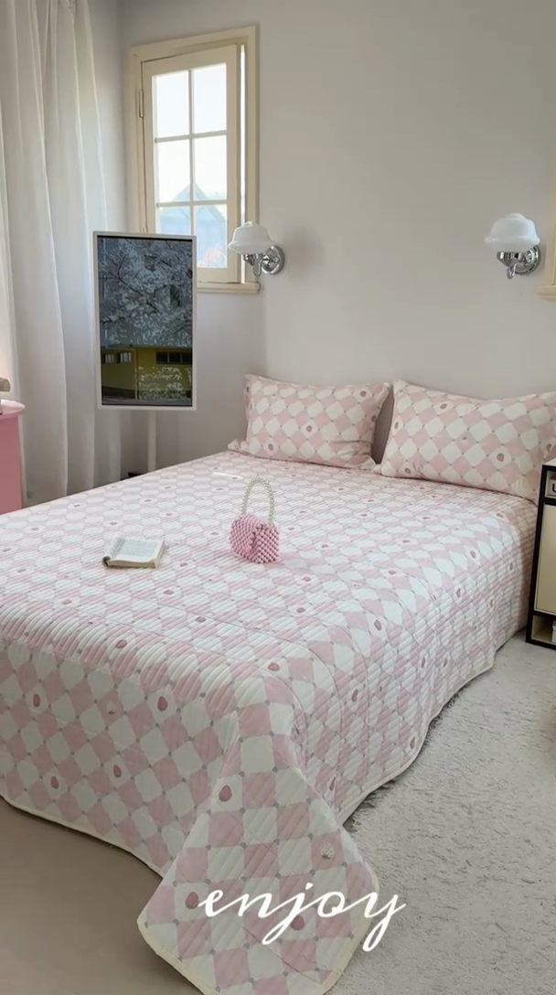 91家纺网 家纺一手货源 找家纺 TT.one 塔塔家居 2025新款全棉双层纱贝壳边夏被系列 床盖·草莓酱粉