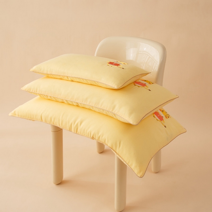 91家纺网 家纺一手货源 找家纺 喜多兔2025新款小轻柔纯棉双层纱枕套枕头 黄色萌小鹿