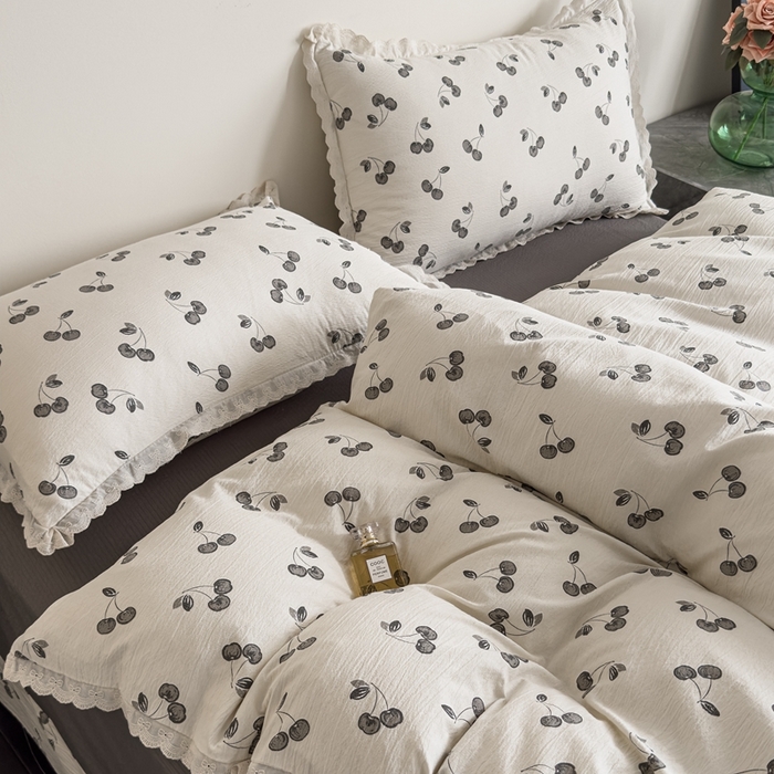 91家纺网 家纺一手货源 找家纺 可思家纺 2025新款法式皱皱纱四件套 樱桃物语