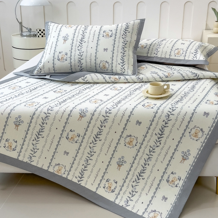 91家纺网 家纺一手货源 找家纺 倾慕家纺 2026年新款600D丝滑冰丝凉席-床席款 法式小熊