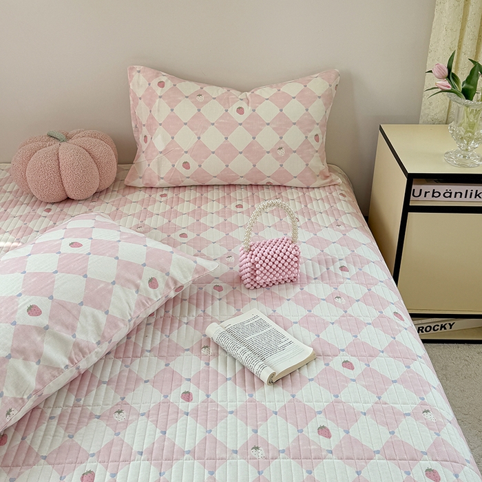 91家纺网 家纺一手货源 找家纺 TT.one 塔塔家居 2025新款全棉双层纱贝壳边夏被系列 床盖·草莓酱粉