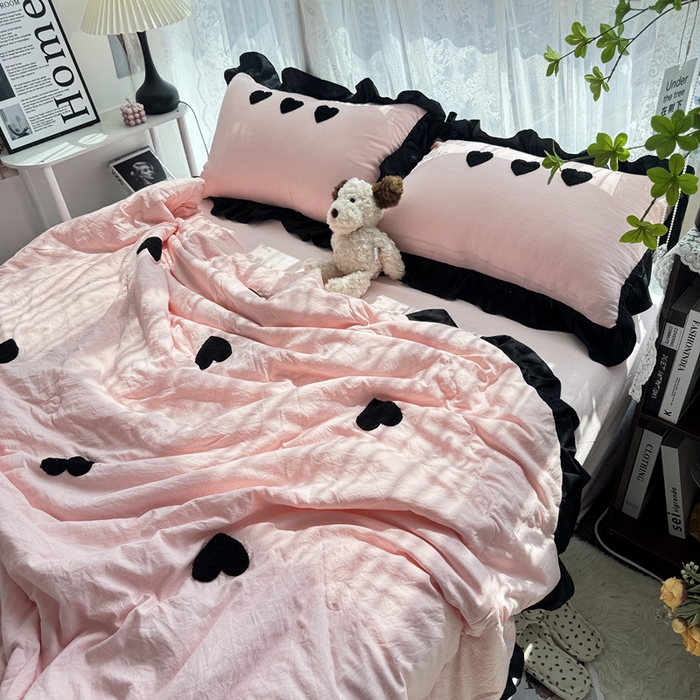 91家纺网 家纺一手货源 找家纺 2025新款毛巾绣单夏被夏被四件套 爱心-粉色