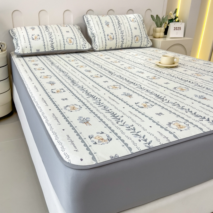 91家纺网 家纺一手货源 找家纺 2025年新款600D丝滑冰丝凉席-床笠款 法式小熊