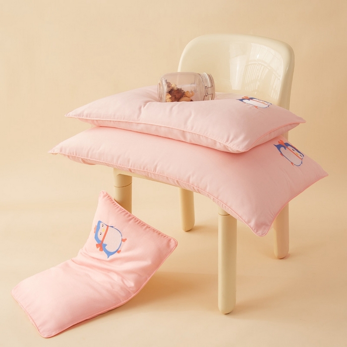 91家纺网 家纺一手货源 找家纺 喜多兔2025新款小轻柔纯棉双层纱枕套枕头 粉色萌企鹅