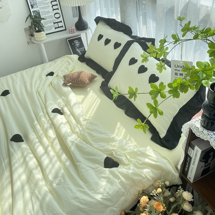 91家纺网 家纺一手货源 找家纺 2025新款毛巾绣单夏被夏被四件套 爱心-米黄