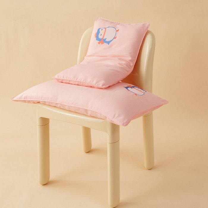 91家纺网 家纺一手货源 找家纺 喜多兔2025新款小轻柔纯棉双层纱枕套枕头 粉色萌企鹅