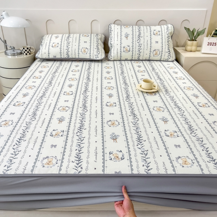 91家纺网 家纺一手货源 找家纺 2025年新款600D丝滑冰丝凉席-床笠款 法式小熊