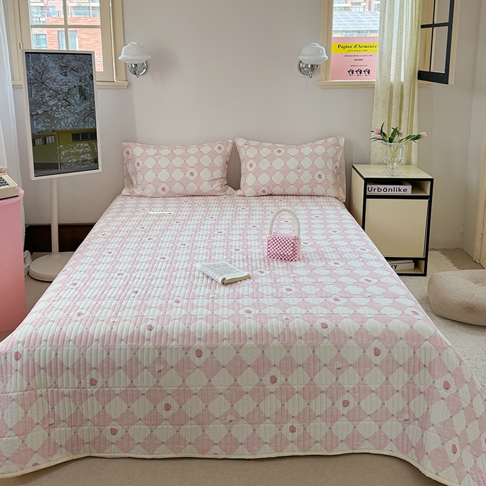 91家纺网 家纺一手货源 找家纺 TT.one 塔塔家居 2025新款全棉双层纱贝壳边夏被系列 床盖·草莓酱粉