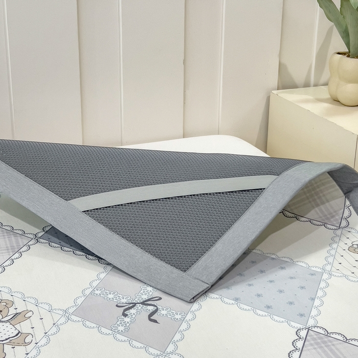 91家纺网 家纺一手货源 找家纺 倾慕家纺 2025年新款600D丝滑冰丝凉席-床席款 灵心小熊