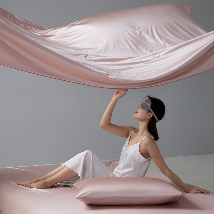 91家纺网 家纺一手货源 找家纺 莱福仕家纺 2025新款A类莹丝流光蚕丝系列夏被 莱德粉