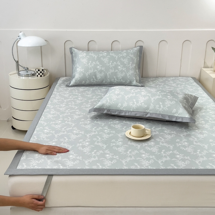 91家纺网 家纺一手货源 找家纺 倾慕家纺 2025年新款600D丝滑冰丝凉席-床席款 连理枝白