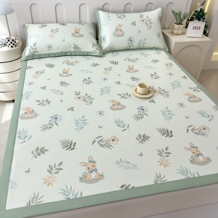 91家纺网 家纺一手货源 找家纺 倾慕家纺 2025年新款600D丝滑冰丝凉席-床席款 聪明小兔